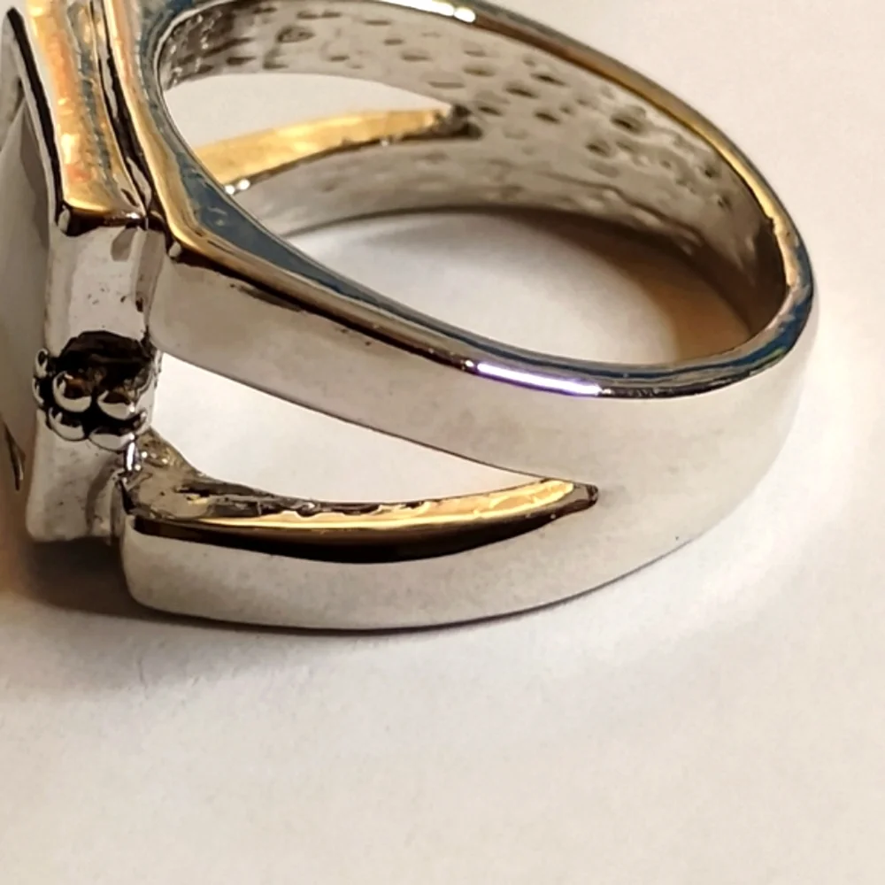 Lia Sophia‎ Size 9 White Out Silver Tone Enamel Center Ring